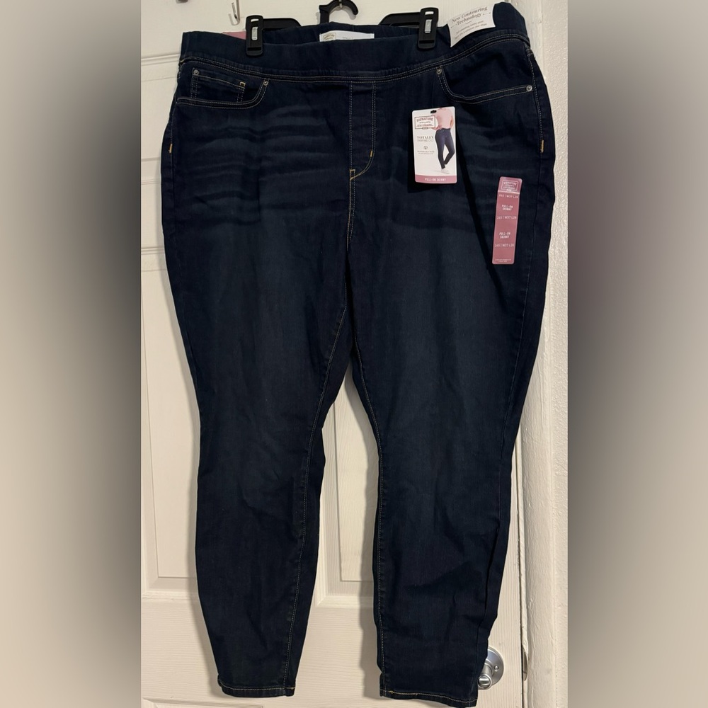 Signature by Levi Strauss Women's Deep Indigo Skinny Jeans